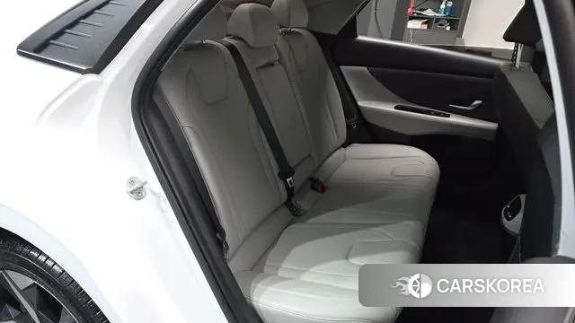 Hyundai Avante (CN7) 2022 Белый из Кореи, фото 3