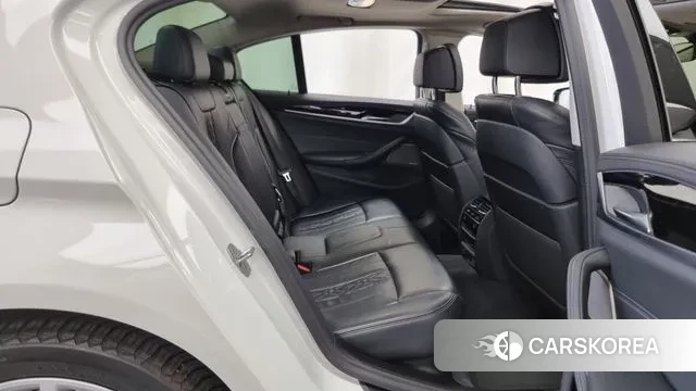 BMW 5 Series (G30) 2020 Белый из Кореи, фото 3