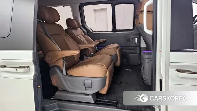 Hyundai Staria 2023 Белый из Кореи, фото 3