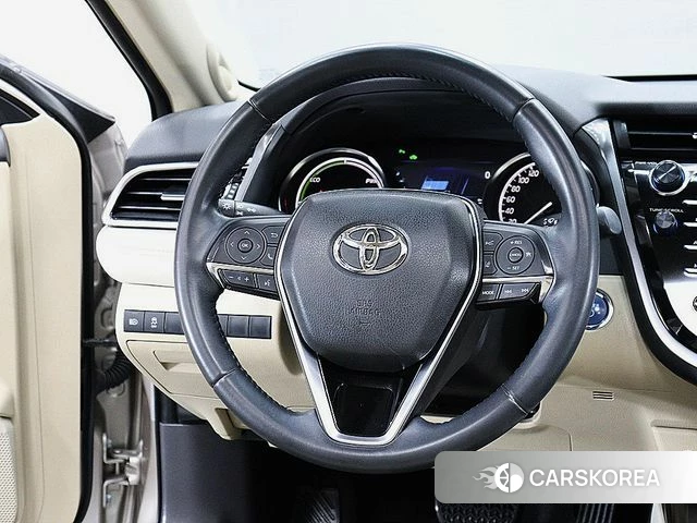 Toyota Camry (XV70) 2018 Песочный из Кореи, фото 3