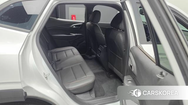 Chevrolet (GM Daewoo) Trax Crossover 2023 Белый из Кореи, фото 3