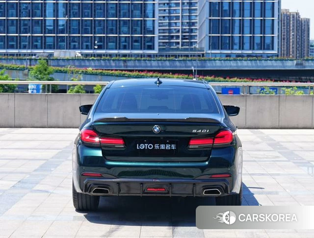 BMW 5 series (imported) 2023 Зеленый из Китая, фото 3