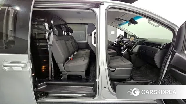 Hyundai Staria 2021 Серебристо-серый из Кореи, фото 3