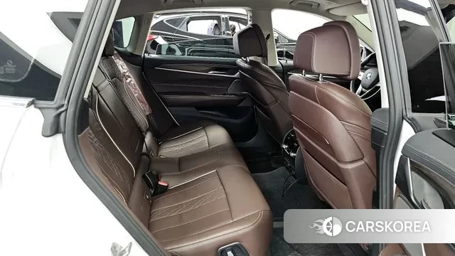 BMW 6 Series GT (G32) 2023 Белый из Кореи, фото 3