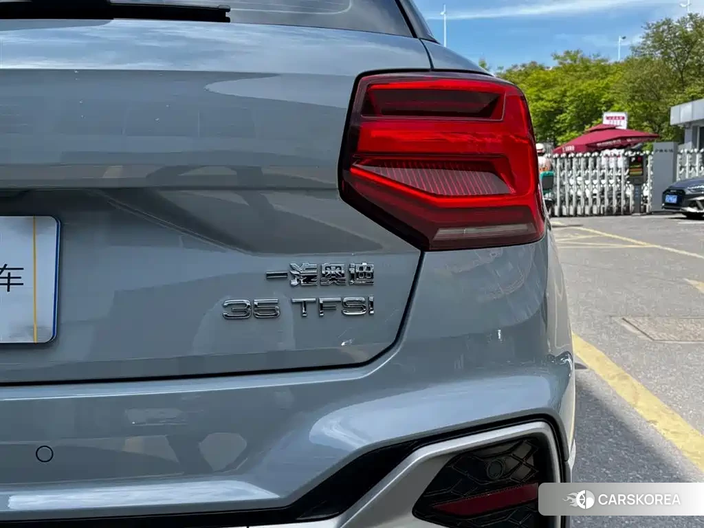 Audi Q2L 2024 Silver/gray из Китая, фото 3