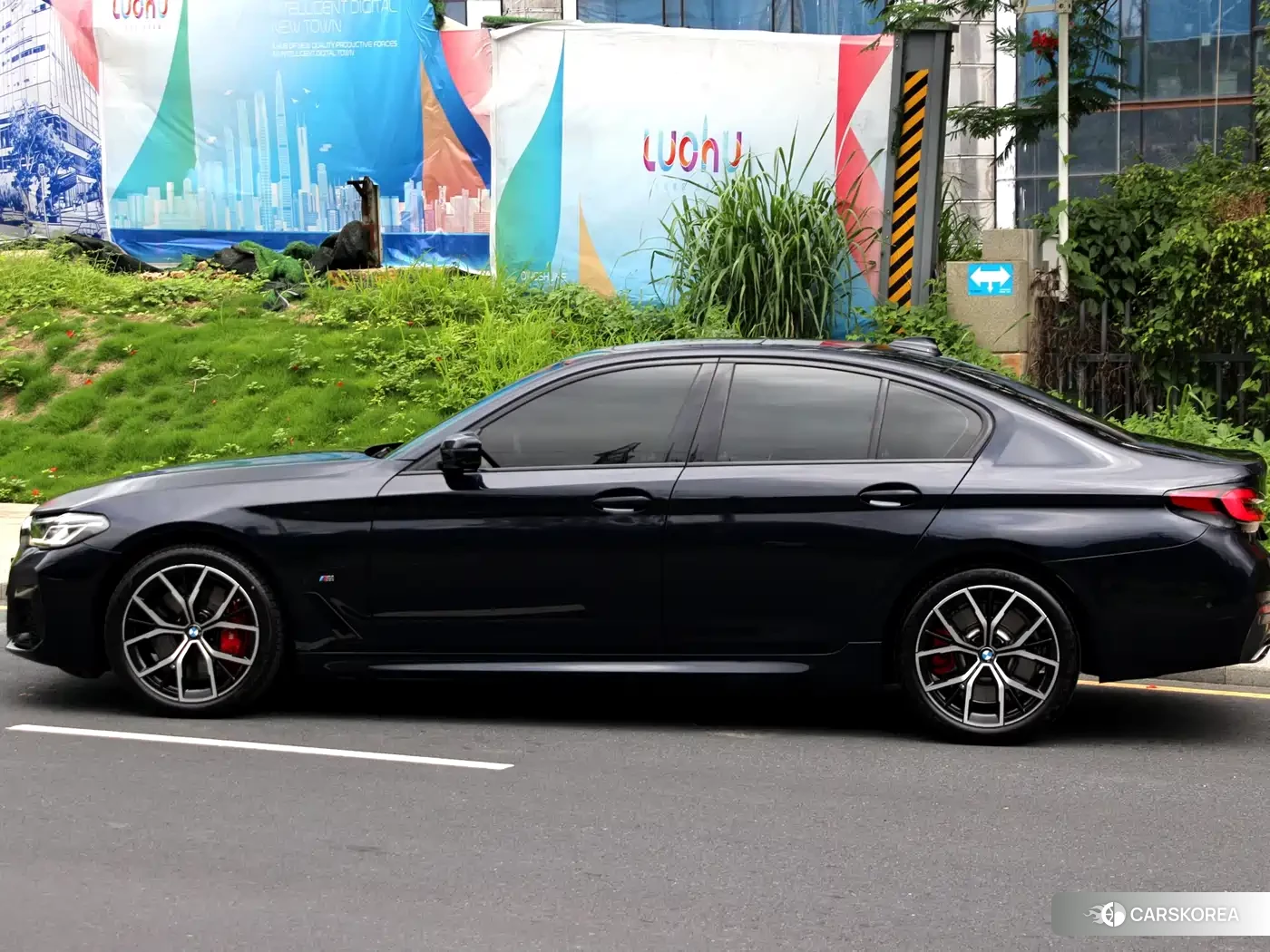 BMW 5 series 2022 Синий из Китая, фото 3