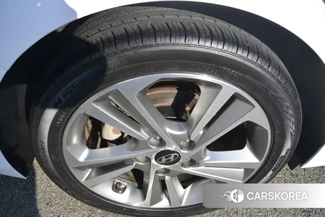 Hyundai Avante AD 2018 Белый из Кореи, фото 3