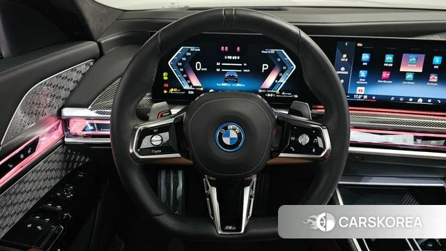 BMW 7 Series (G70) 2024 Черный из Кореи, фото 3