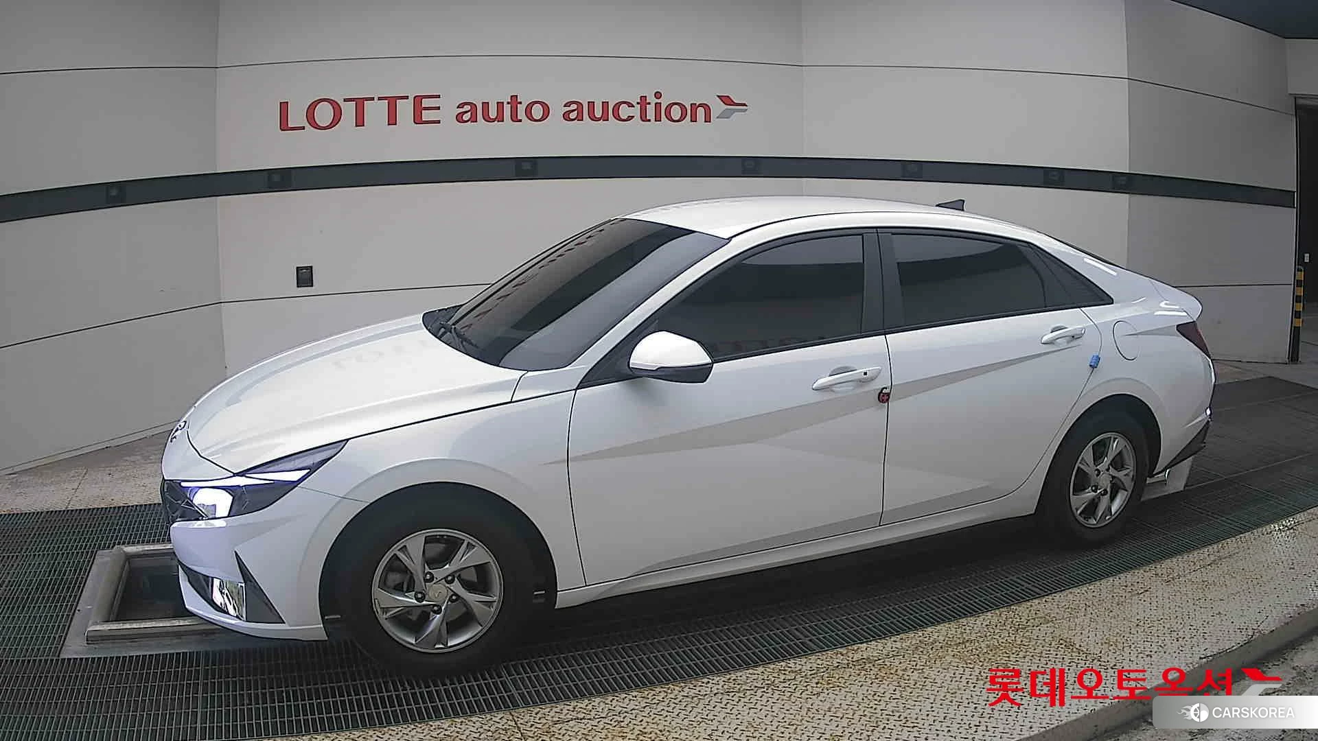 Hyundai Avante 2021 Белый из Кореи, фото 3