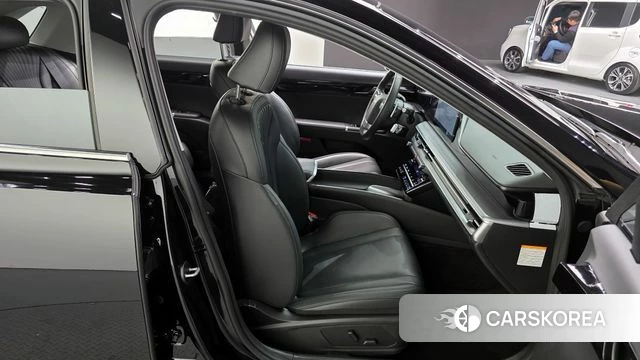 Hyundai Grandeur Hybrid (GN7) 2023 Черный из Кореи, фото 3