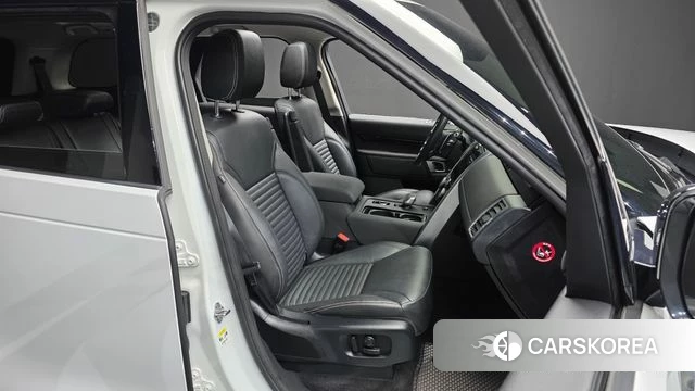 Land Rover Discovery 5 2021 Белый из Кореи, фото 3