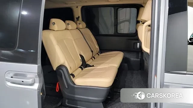 Hyundai Staria 2021 Серебряный из Кореи, фото 3