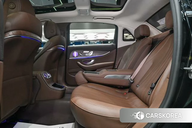 Mercedes-Benz E-class 2022 Черный из Китая, фото 3