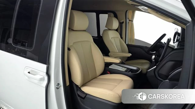 Hyundai Staria 2025 Белый из Кореи, фото 3