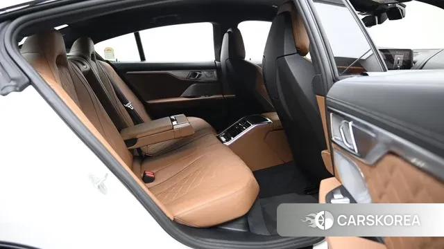 BMW M8 (G15) 2024 Белый из Кореи, фото 3