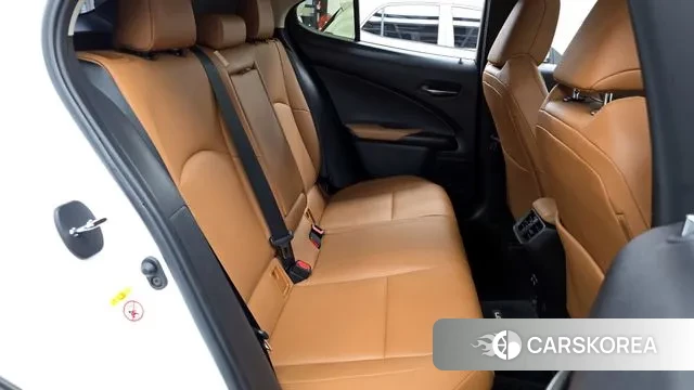 Lexus UX250h 2019 Белый из Кореи, фото 3