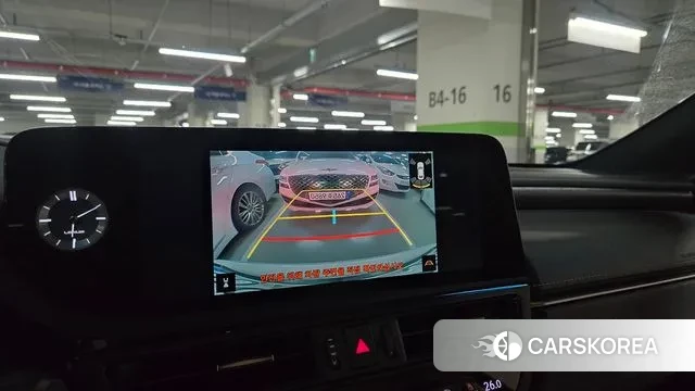 Lexus ES300h 7th generation 2023 Белый из Кореи, фото 3