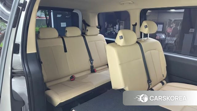 Hyundai Staria 2023 Белый из Кореи, фото 3