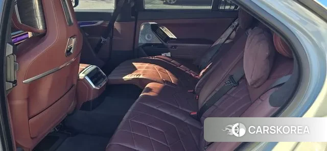 BMW i7 (G70) 2023 Небесно-голубой из Кореи, фото 3