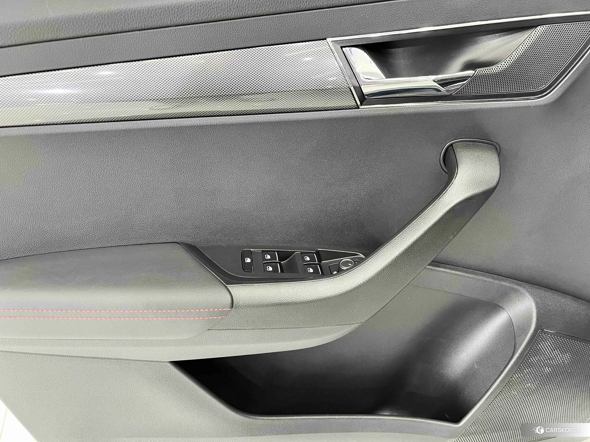 Skoda Krok 2022 Белый из Китая, фото 3
