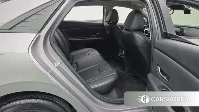 Hyundai Avante (CN7) 2021 Серебристо-серый из Кореи, фото 3