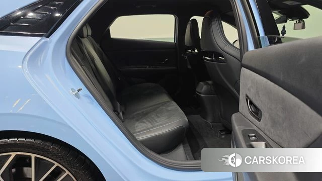 Hyundai Avante (CN7) 2022 Светло-серебряный цвет из Кореи, фото 3