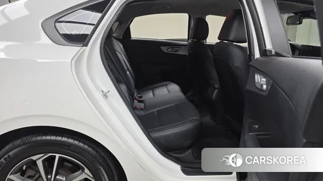 Kia The New K3 2nd generation 2022 Белый из Кореи, фото 3