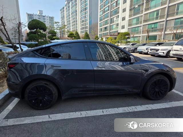 Tesla Model Y 2023 Серый из Кореи, фото 3