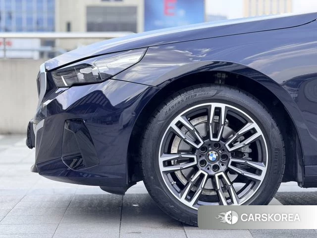 BMW 5 series 2024 Черный из Китая, фото 3