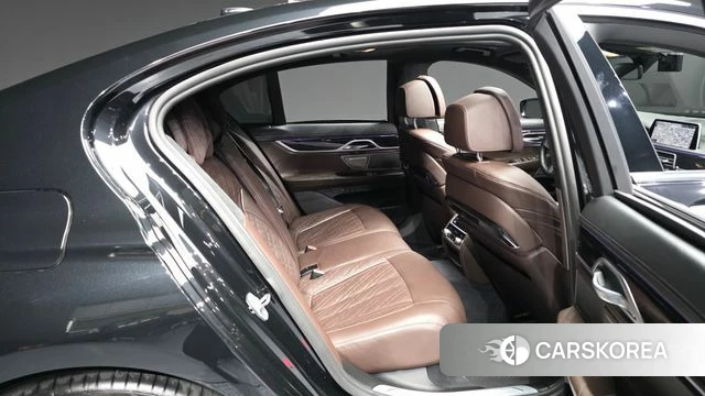 BMW 7 Series (G11) 2021 Черный из Кореи, фото 3