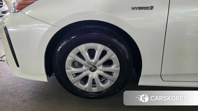 Toyota Prius 4th Generation 2021 Белый из Кореи, фото 3