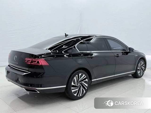 Volkswagen Magotan PHEV 2024 Черный из Китая, фото 3