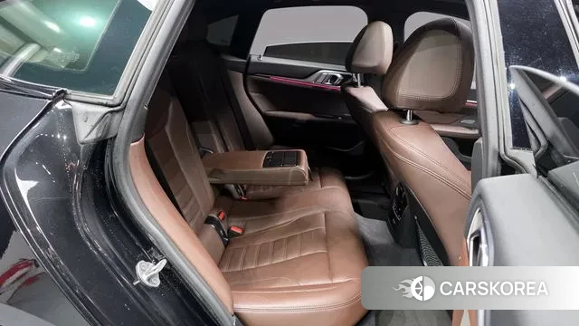 BMW i4 2023 Черный из Кореи, фото 3