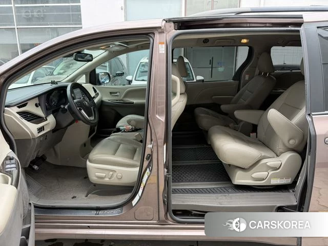 Toyota Sienna 2018 Шампань из Китая, фото 3