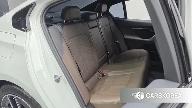 BMW 5 Series (G60) 2025 Белый из Кореи, фото 3