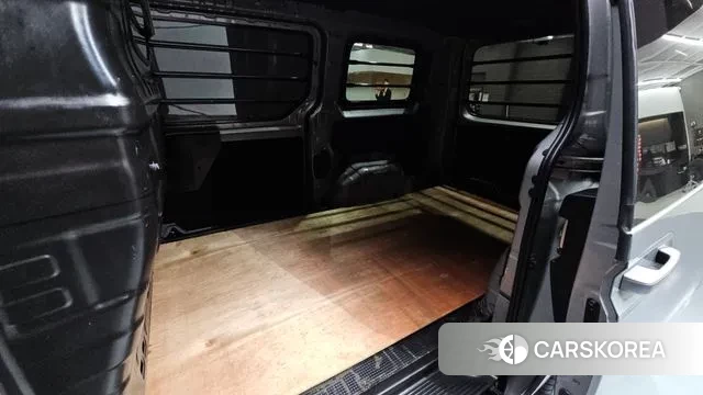 Hyundai Staria 2021 Серебряный из Кореи, фото 3