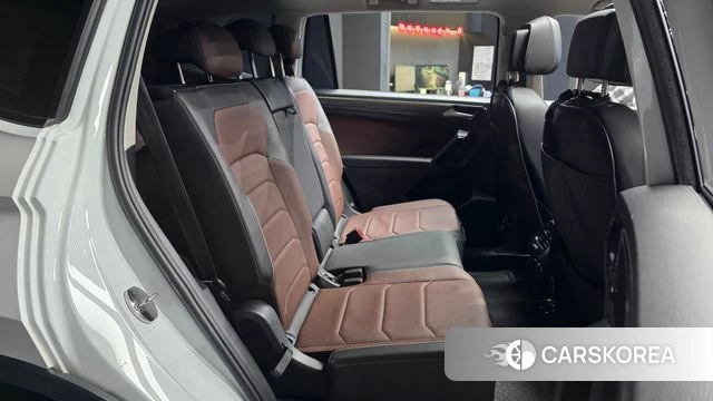 Volkswagen Tiguan Allspace 2022 Белый из Кореи, фото 3