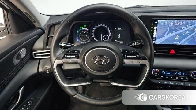Hyundai Avante Hybrid (CN7) 2023 Белый из Кореи, фото 3