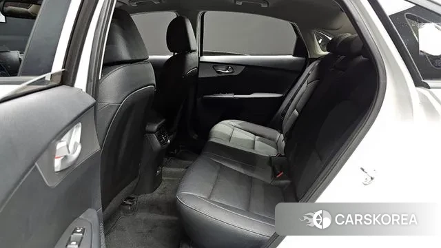 Kia The New K3 2nd generation 2023 Белый из Кореи, фото 3