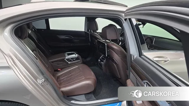 BMW 7 Series (G11) 2020 Серебристо-серый из Кореи, фото 3