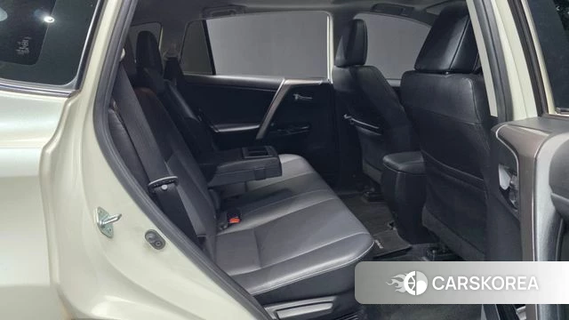 Toyota RAV4 2018 Белый из Кореи, фото 3