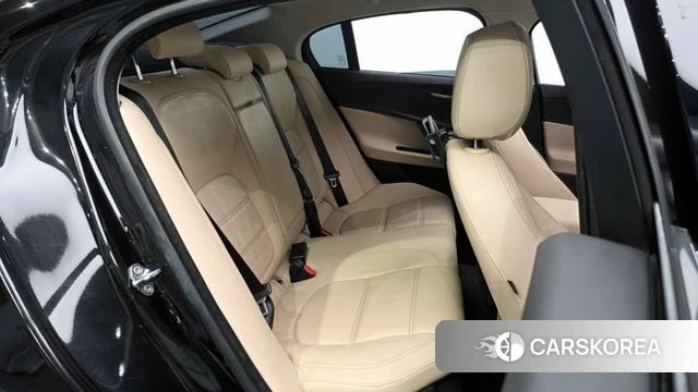 Jaguar XE 2018 Черный из Кореи, фото 3