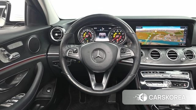 Mercedes-Benz E-Class W213 2018 Белый из Кореи, фото 3
