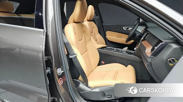 Volvo XC60 second Generation 2023 Серый из Кореи, фото 3