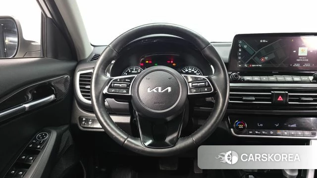 Kia Seltos 2022 Белый из Кореи, фото 4