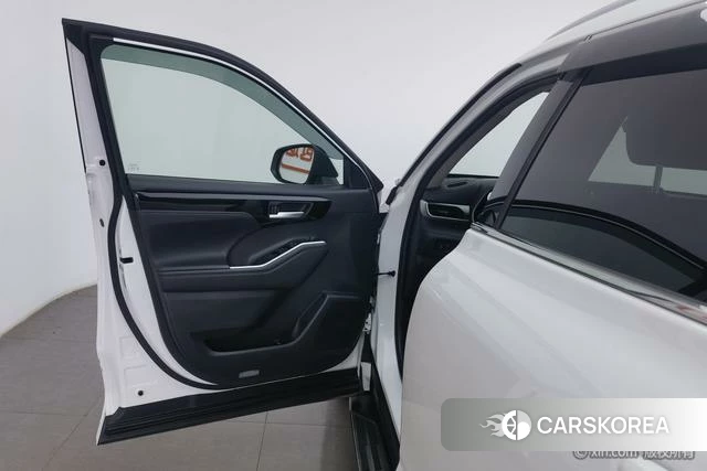 Toyota Highlander 2022 Белый из Китая, фото 4