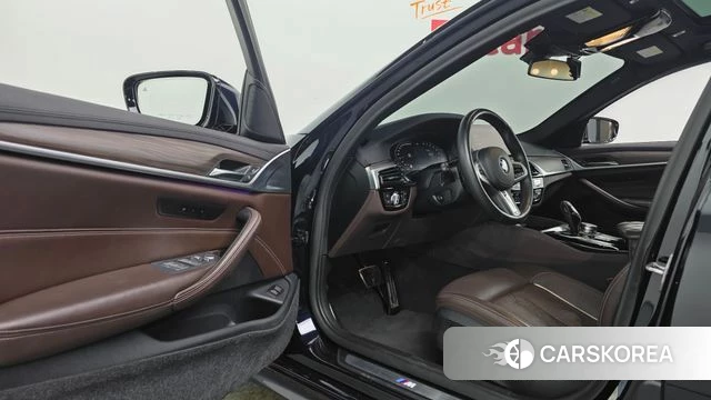 BMW 5 Series (G30) 2020 Черный из Кореи, фото 4