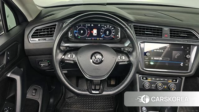 Volkswagen Tiguan Allspace 2020 Серебряный из Кореи, фото 4