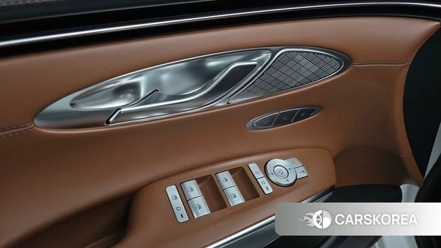 Genesis GV70 2023 Белый из Кореи, фото 4
