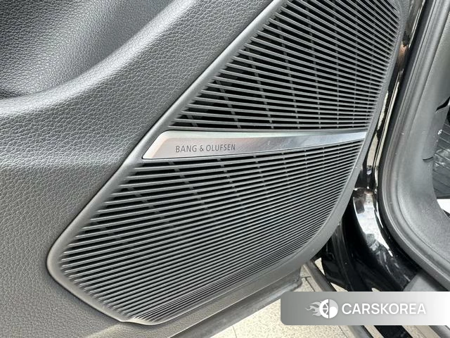 Audi Q7 2024 Черный из Китая, фото 4